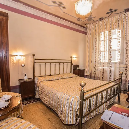 Relais Centro Storico Otel Pisa